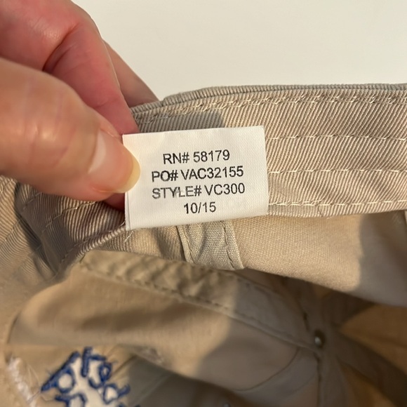 NWOT ABBEY ROAD PUB & RESTAURANT DRAFT BEER HANDLE with HAT and 4 Coasters - Picture 8 of 9